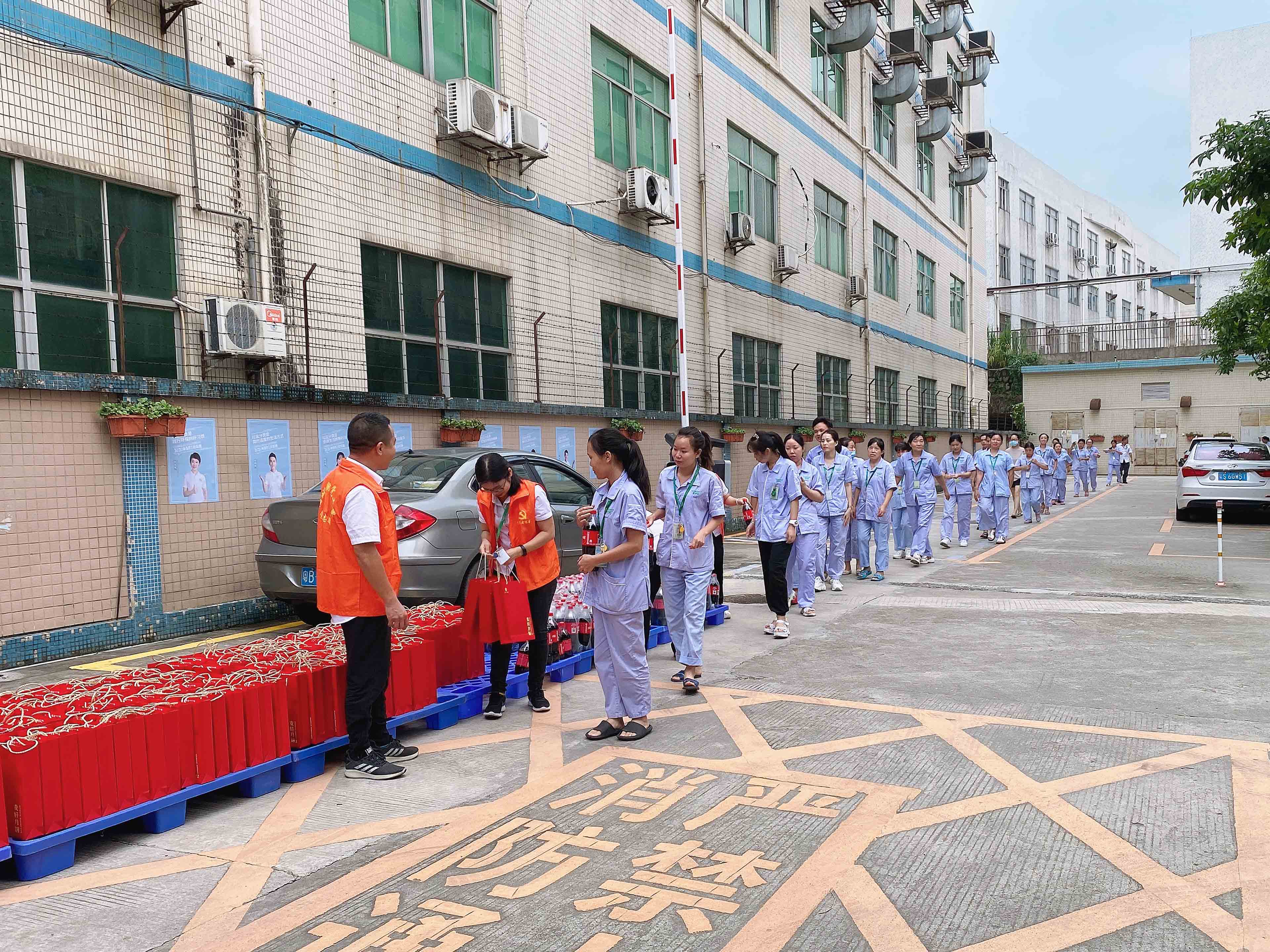 國慶中秋雙節同慶，CILICILI短视频网站預祝大家度過一個平安祥和、喜慶歡樂的假期！