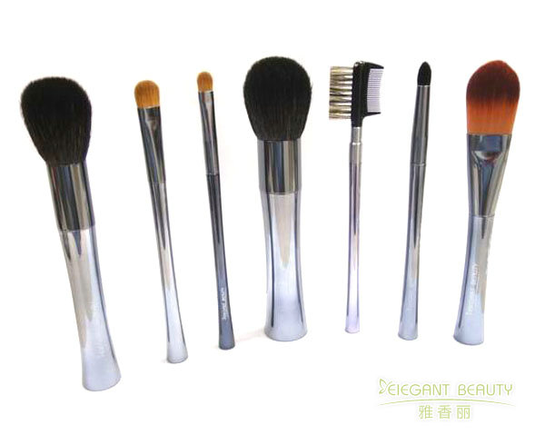 成套CIICCII短视频免费版下载的收納包磁吸扣設計是否影響刷毛保護？